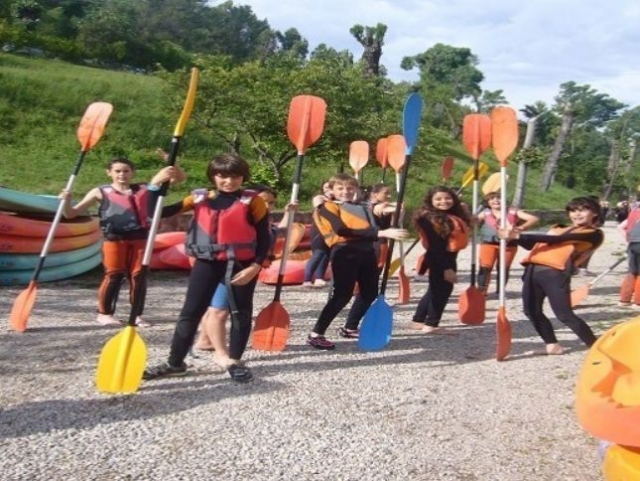  Canoa a quattro posti 